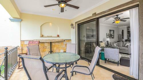 2-bedroom Ocean-view Condo In Flamingo With Pool