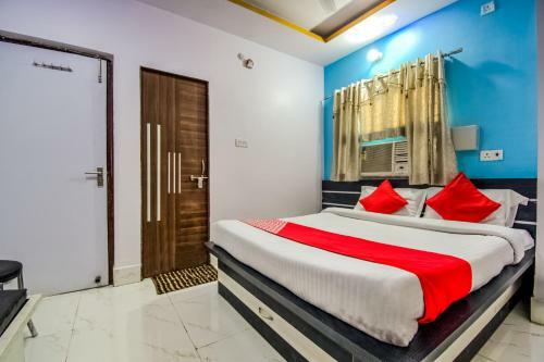 Hotel Vaccinated Staff - Oyo 14993 Rp Palace