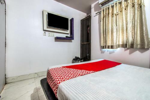 Hotel Vaccinated Staff - Oyo 14993 Rp Palace