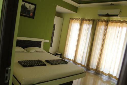 Hotel Raviraj Residency