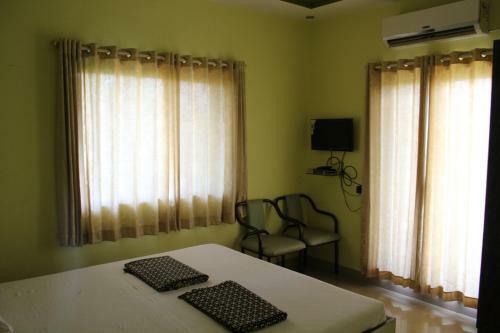 Hotel Raviraj Residency
