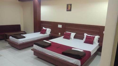 Hotel Capital O 82703 Sai Comforts
