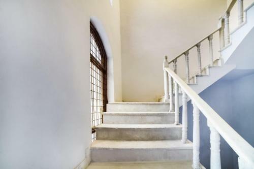 Hotel Collection O 39643 Chandan Hola Rd