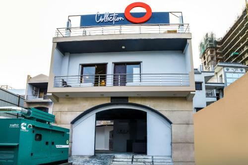 Hotel Collection O 39643 Chandan Hola Rd