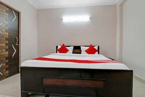 Oyo 86530 Hotel Empire Inn