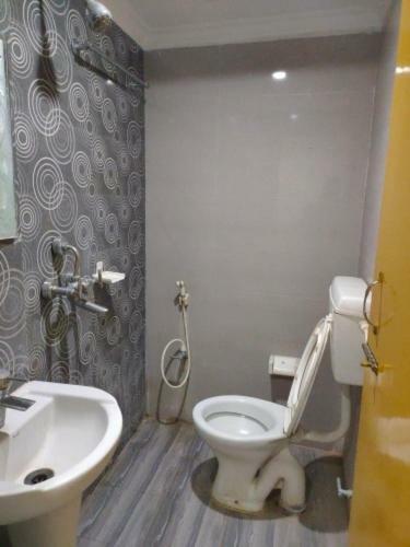 Spot On 80927 Hotel Sourav Plaza
