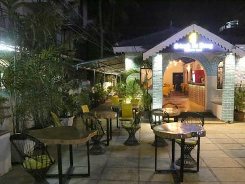 Hotel Rajmahal Beach Resort
