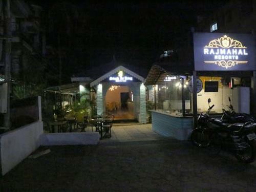 Hotel Rajmahal Beach Resort