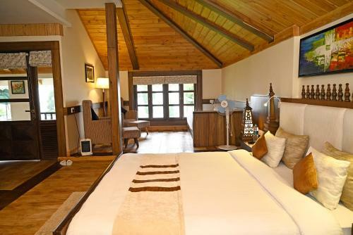 Hotel Chamong Chiabari Mountain Retreat