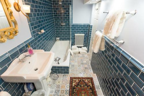 Hostal The Ascott