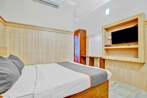 Hotel Capital O 84543 Grand Residency