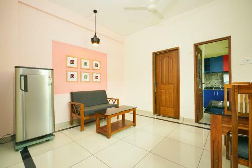 Hostal Oyo 80561 Oval Resorts