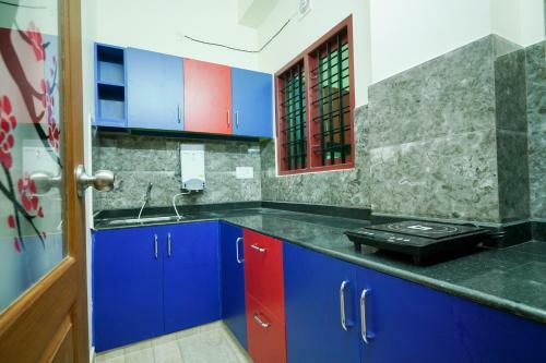 Hostal Oyo 80561 Oval Resorts