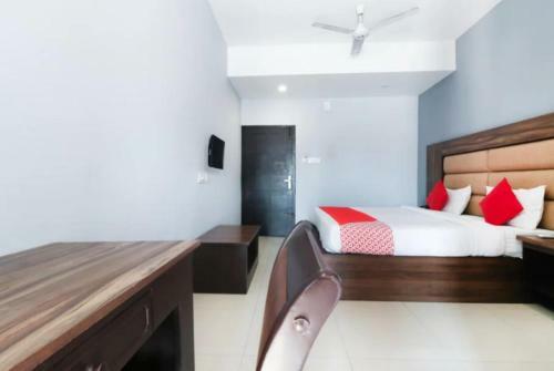Hotel Central Queens Residency - Cochin