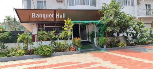 Hotel Aziba Heights Inn