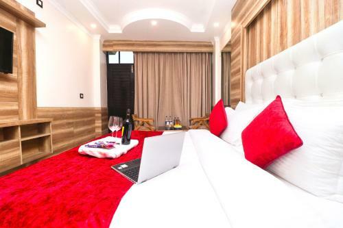 Hotel Queen Room With Balcony