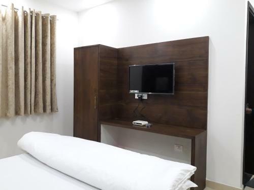 Hotel Gokul Grand