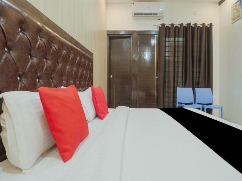 Oyo 81140 Hotel Valley Wood Inn