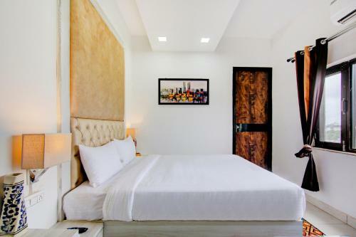 Hotel Collection O 81682 Vibes Inn