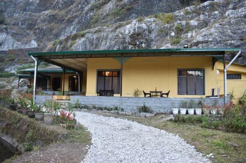 Hotel A Dogs Story, Mussoorie