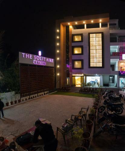 Hotel The Solitaire Express