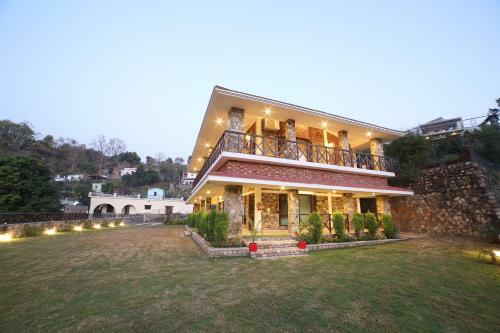 Saffronstays Ghughuti Ku Baasa