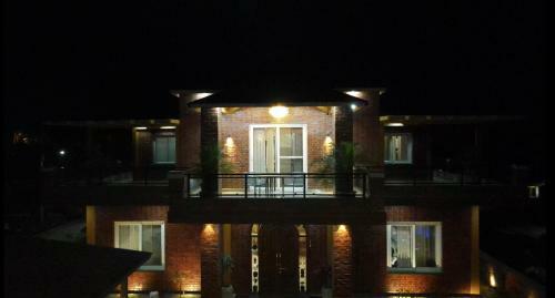 Lodge Yt Mansion