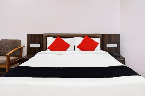 Collection O 79926 Hotel Pahuna