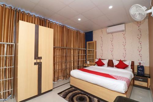 Hotel Oyo 23648 The Ritz