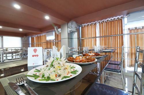 Hotel Oyo 23648 The Ritz