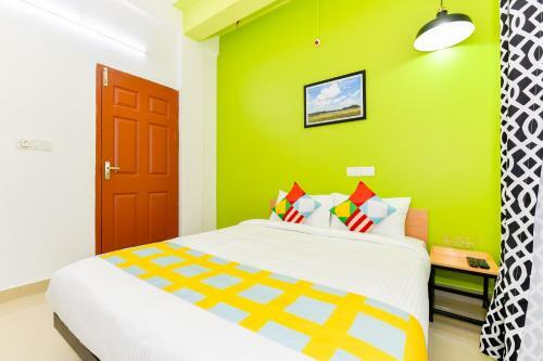 Hostal Vaccinated Staff- Oyo 78059 Sam Apartment