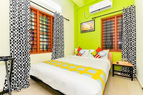 Hostal Vaccinated Staff- Oyo 78059 Sam Apartment