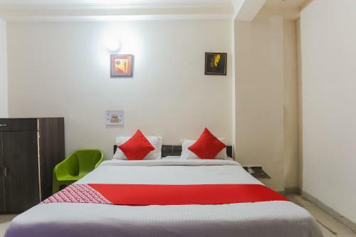 Oyo 30615 Hotel Rock Inn