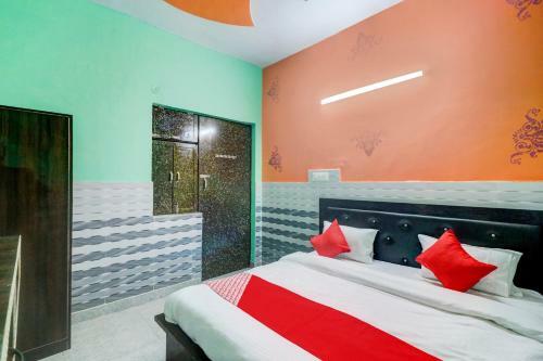 Oyo 77324 Hotel Shubham