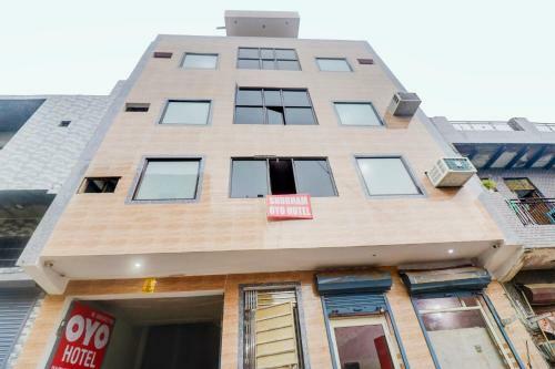 Oyo 77324 Hotel Shubham