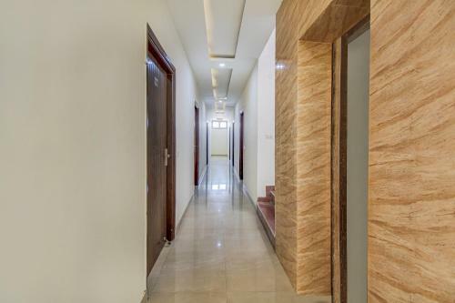 Hostal Collection O 82677 Hotel Apj Grand