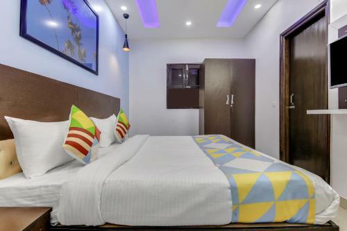 Hostal Collection O 82677 Hotel Apj Grand