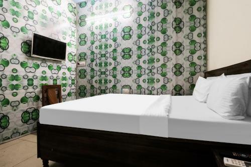 Oyo 80749 Hotel The Glory Palace