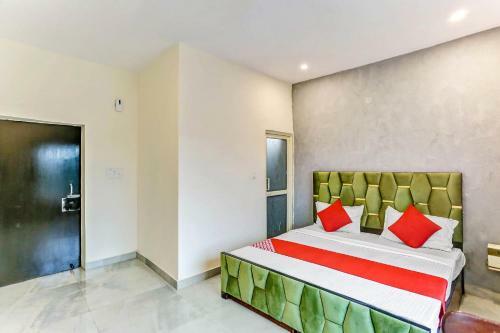 Hotel Oyo 80905 Gold Forest