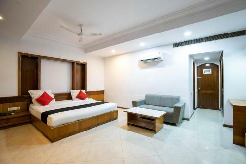 Collection O 49275 Hotel Suman City