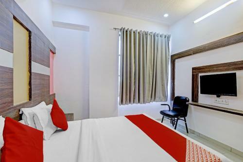 Oyo 81170 Hotel Sky Inn