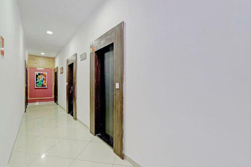 Oyo 81170 Hotel Sky Inn