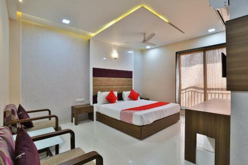 Oyo 35982 Hotel Blue Rock