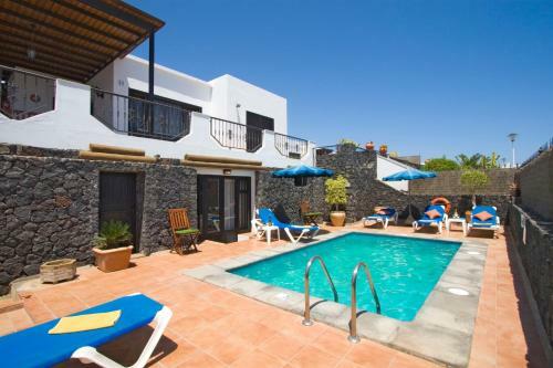 4 Bedroom Villa Saturn With Private Heated Pool