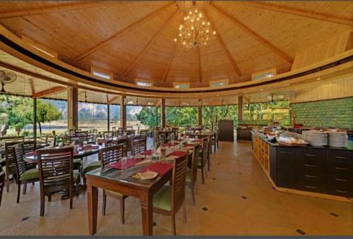 Hotel Tarangi Resort & Spa - A River Access Property