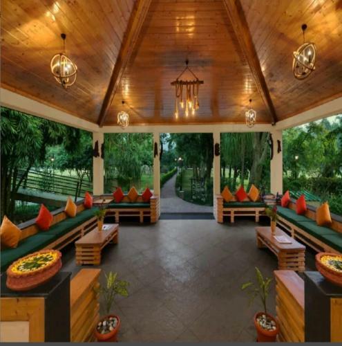 Hotel Tarangi Resort & Spa - A River Access Property