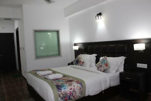 Hotel The Leenor Regency