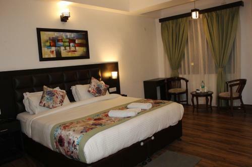 Hotel The Leenor Regency