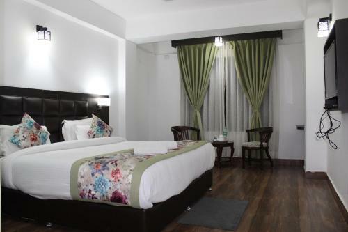 Hotel The Leenor Regency