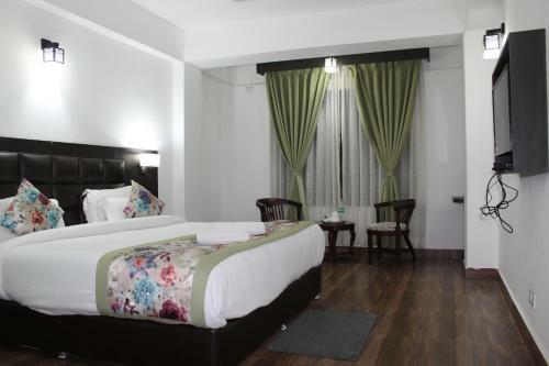 Hotel The Leenor Regency